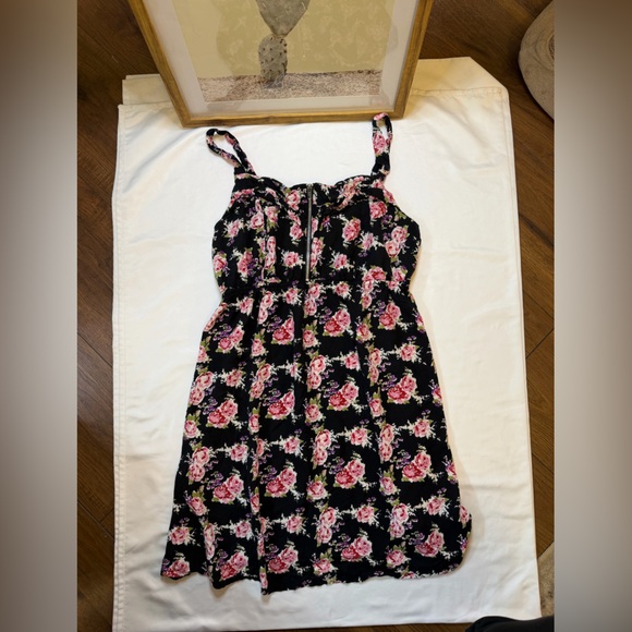 She's Cool Dresses & Skirts - She’s Cool size XL black floral mini dress